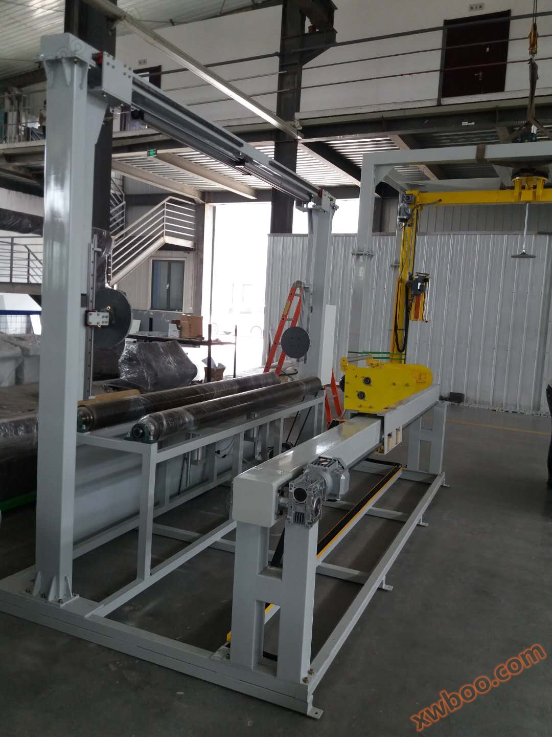 卧式无纺布缠绕机