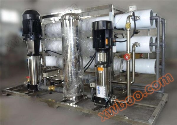 反渗透系统运行一段时间后为去除碳酸钙垢、水中金属氧化物垢、生物滋长（细菌、真菌、霉菌等）等物质就需要对系统进行清洗