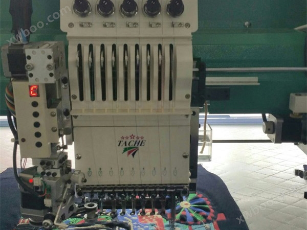 Mașină de broderie pentru calculator second-hand