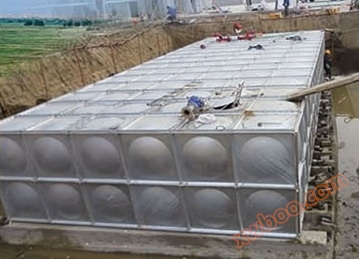 Pompe à réservoir régulée intégrée