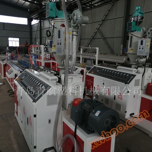 Linea di produzione di barra calda in plastica in PVC Linea di produzione di barra di vetro vuota in PVC Attrezzature di produzione di barra calda in PVC