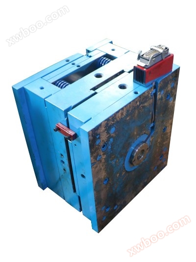 Инжекционни форми - капачки за бутилки с мляко3