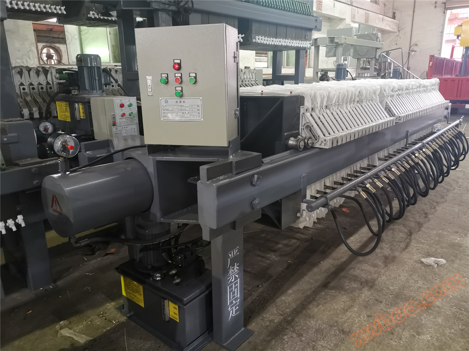 Machine à membrane hydraulique modèle 800