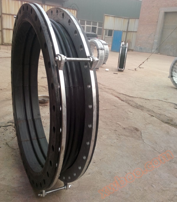 Large flanged flexible rubber joint